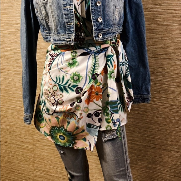 Gorgeous medium wrap dress very chic - Picture 2 of 2